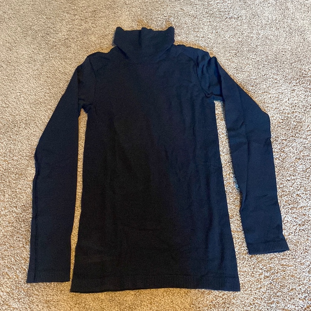 Lululemon Black ribbed turtleneck